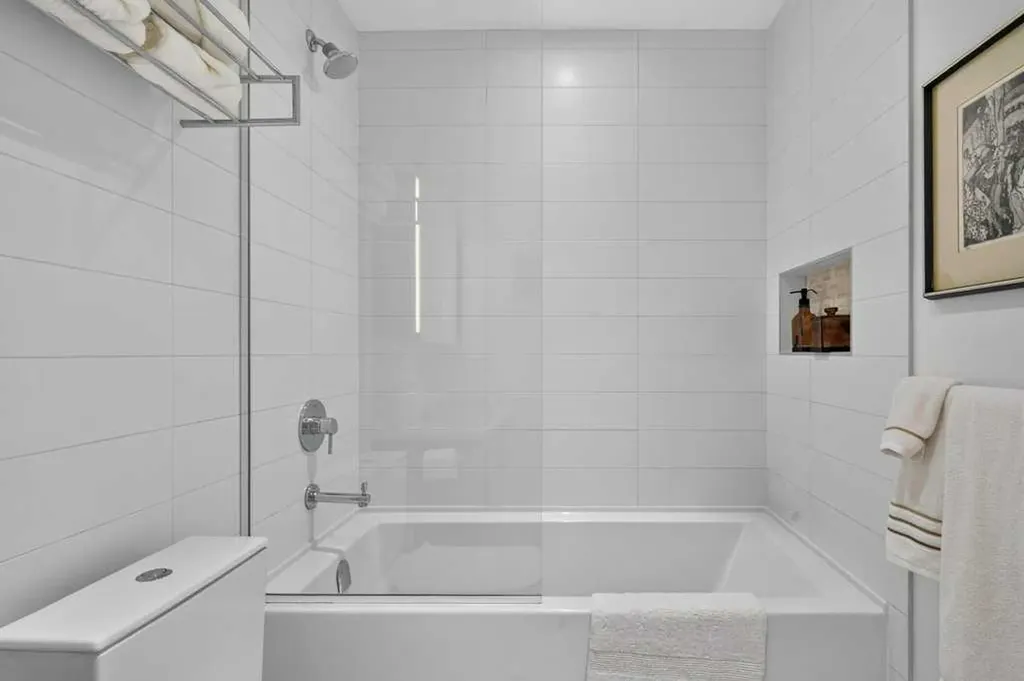 930 16 Avenue SW Calgary AB T2R 1C2