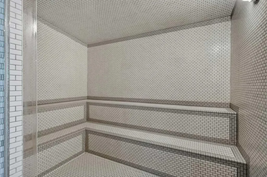 930 16 Avenue SW Calgary AB T2R 1C2