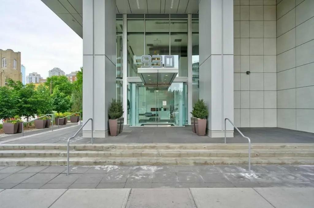 930 16 Avenue SW Calgary AB T2R 1C2