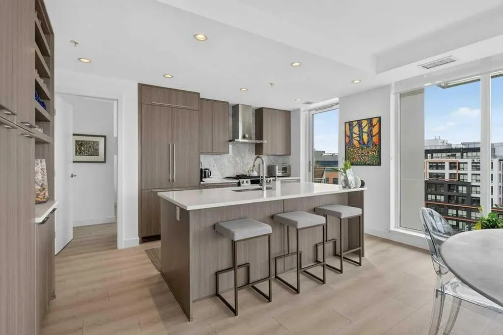 930 16 Avenue SW Calgary AB T2R 1C2