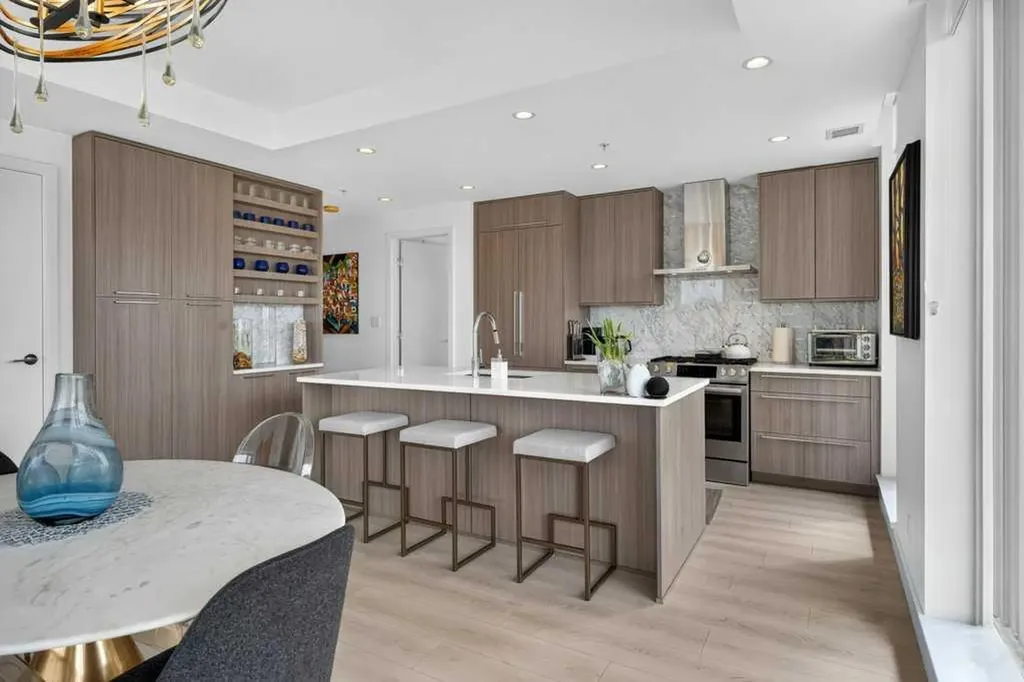 930 16 Avenue SW Calgary AB T2R 1C2