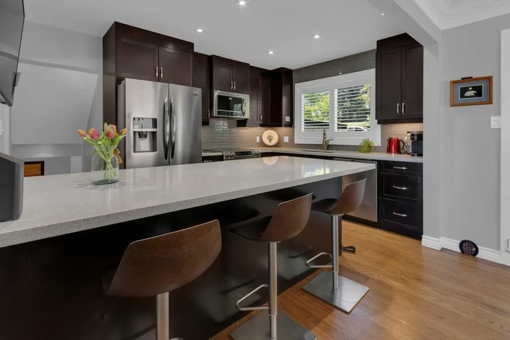 157 Wildwood Drive SW Calgary AB T3C 3C7