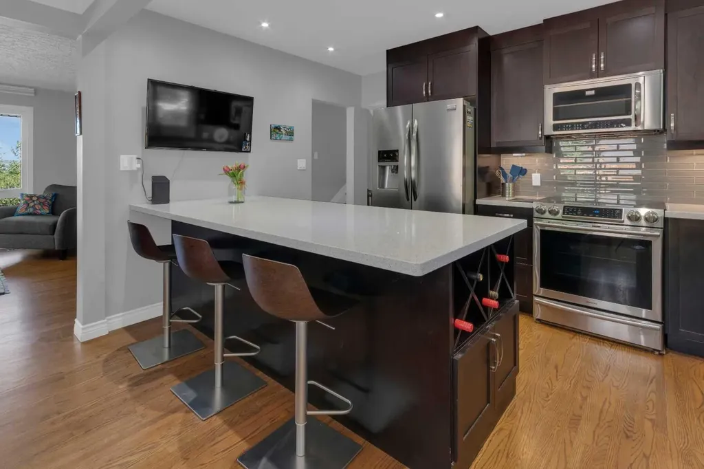 157 Wildwood Drive SW Calgary AB T3C 3C7