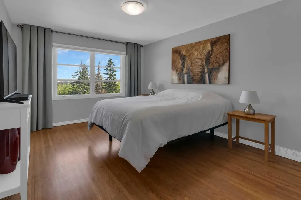 157 Wildwood Drive SW Calgary AB T3C 3C7