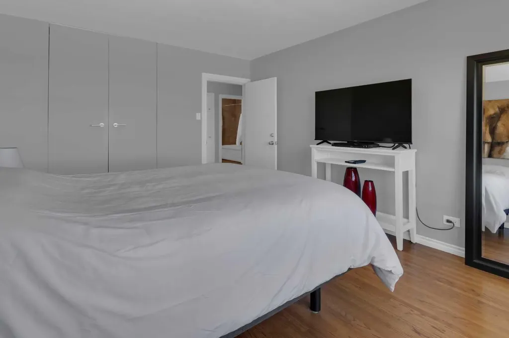 157 Wildwood Drive SW Calgary AB T3C 3C7