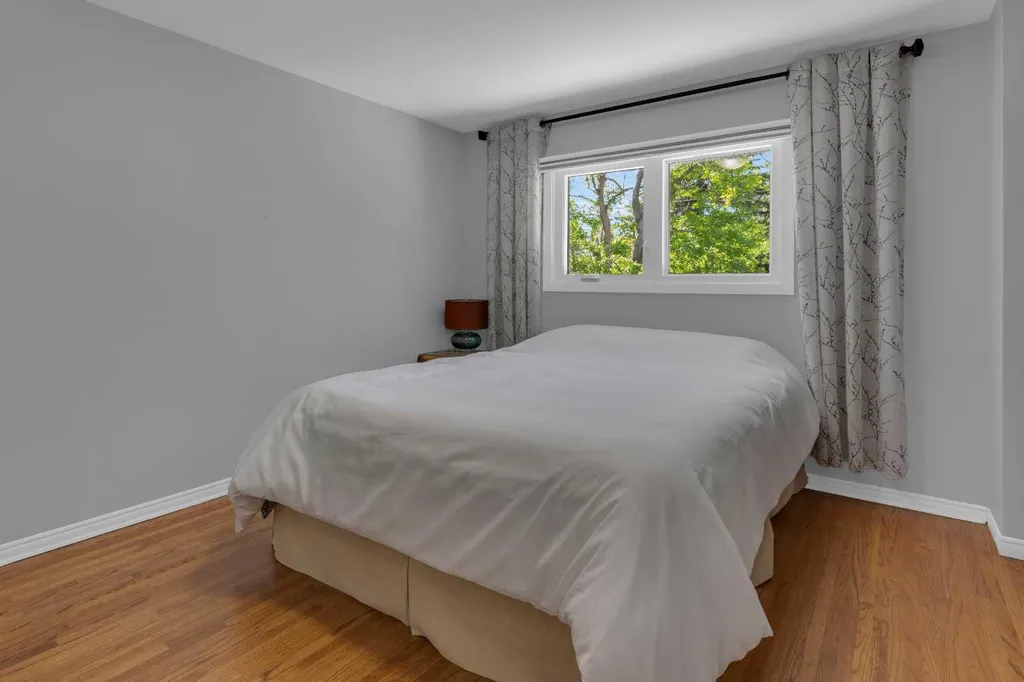 157 Wildwood Drive SW Calgary AB T3C 3C7