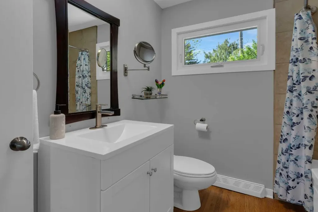 157 Wildwood Drive SW Calgary AB T3C 3C7