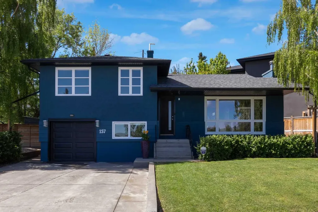157 Wildwood Drive SW Calgary AB T3C 3C7