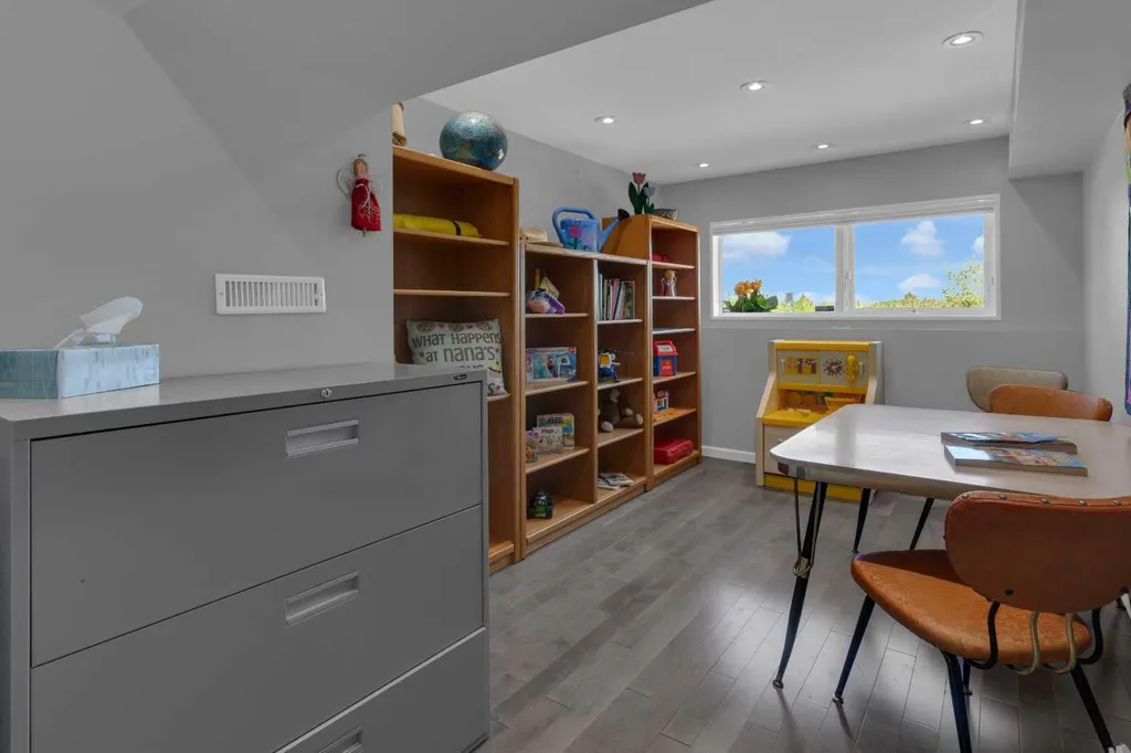 157 Wildwood Drive SW Calgary AB T3C 3C7