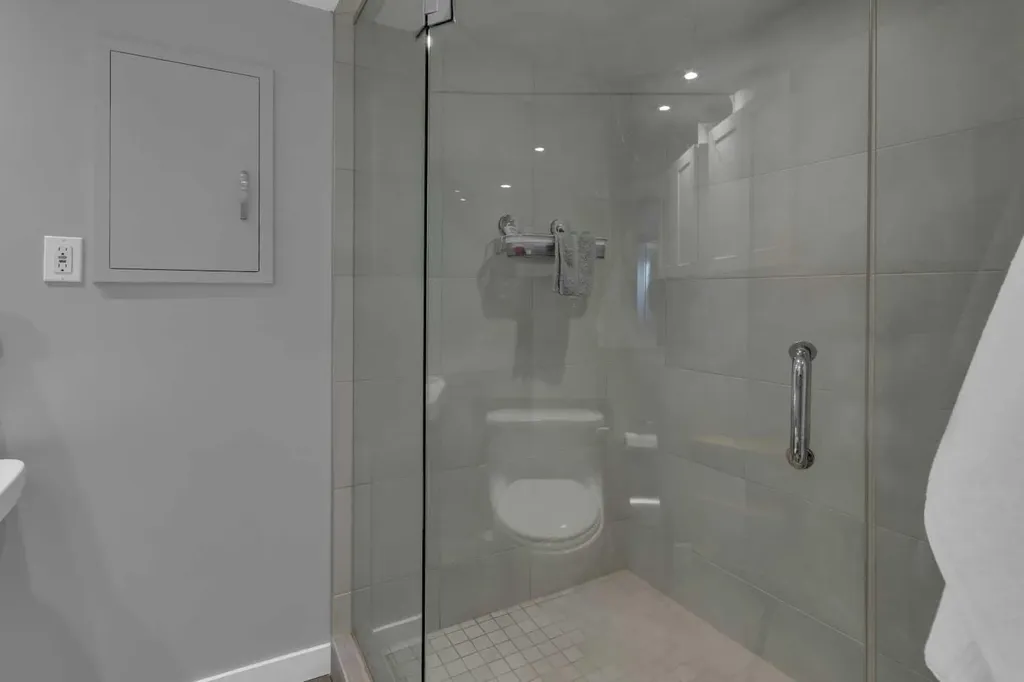 157 Wildwood Drive SW Calgary AB T3C 3C7
