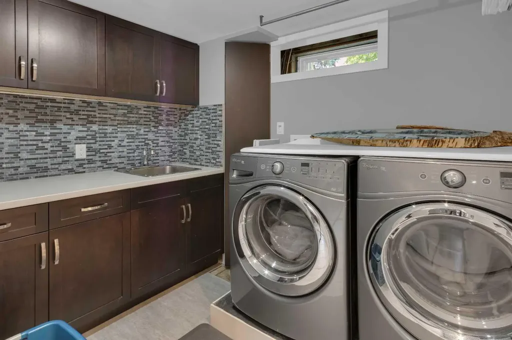 157 Wildwood Drive SW Calgary AB T3C 3C7