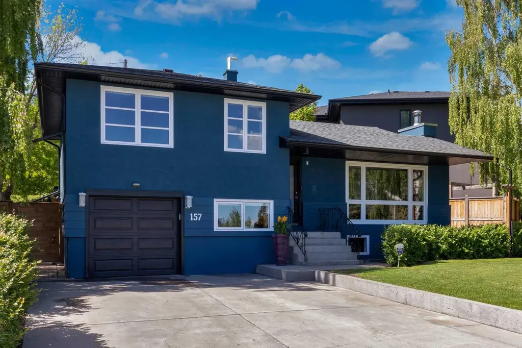 157 Wildwood Drive SW Calgary AB T3C 3C7