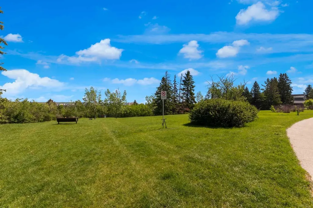 157 Wildwood Drive SW Calgary AB T3C 3C7