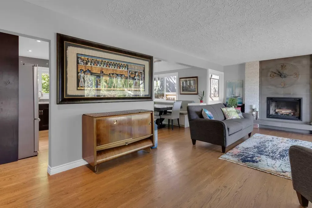 157 Wildwood Drive SW Calgary AB T3C 3C7