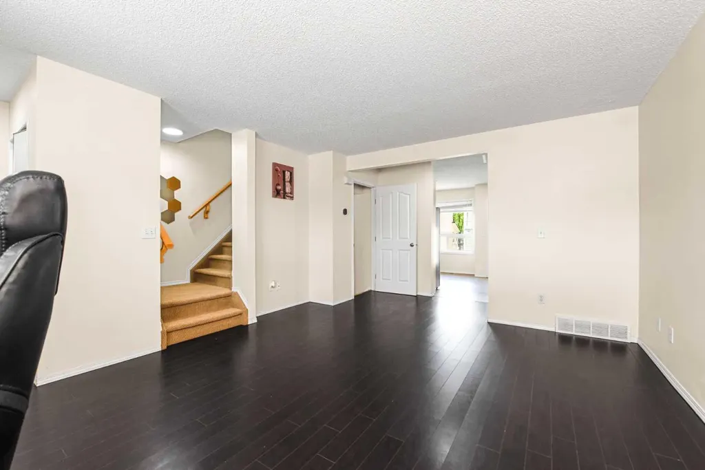 111 Tarawood Lane NE Calgary AB T3J 5B9