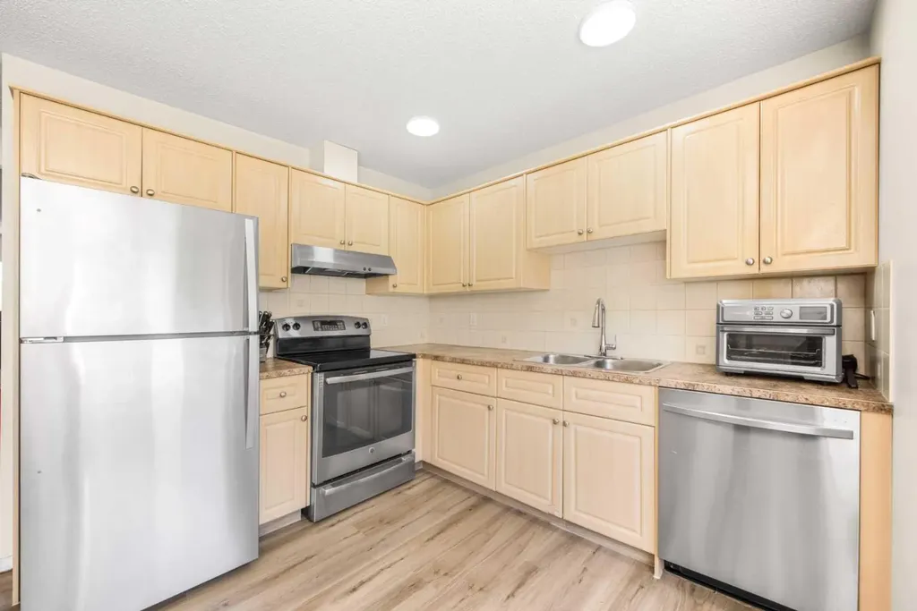 111 Tarawood Lane NE Calgary AB T3J 5B9