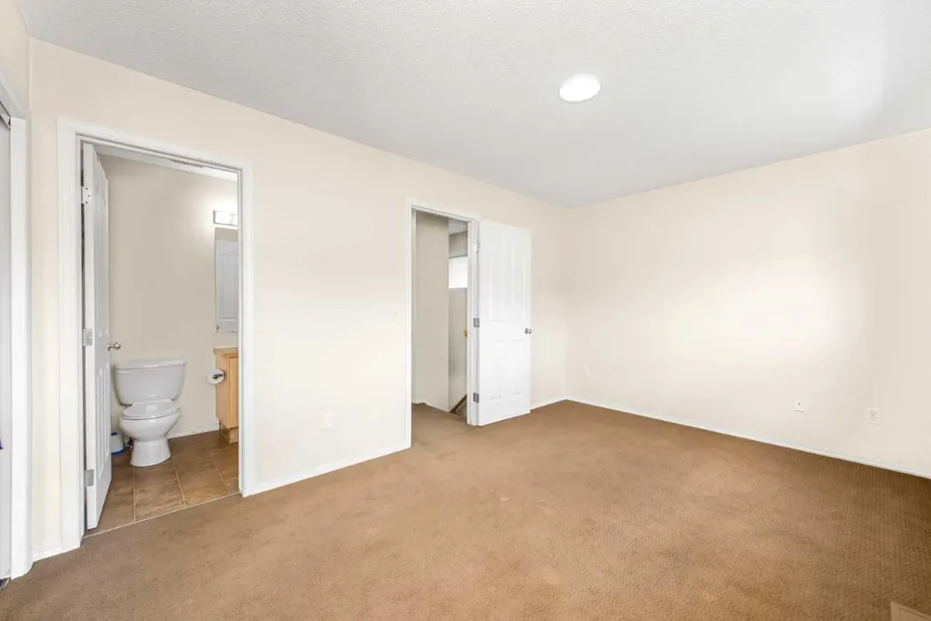 111 Tarawood Lane NE Calgary AB T3J 5B9