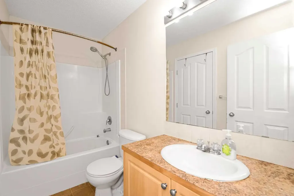 111 Tarawood Lane NE Calgary AB T3J 5B9