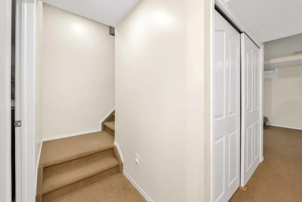 111 Tarawood Lane NE Calgary AB T3J 5B9