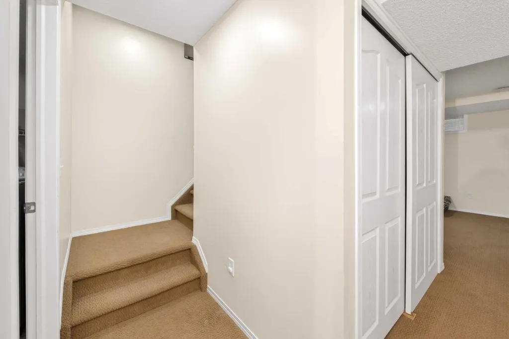 111 Tarawood Lane NE Calgary AB T3J 5B9