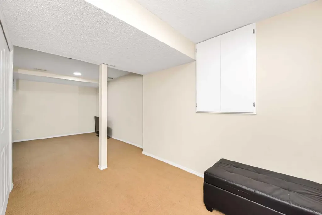 111 Tarawood Lane NE Calgary AB T3J 5B9