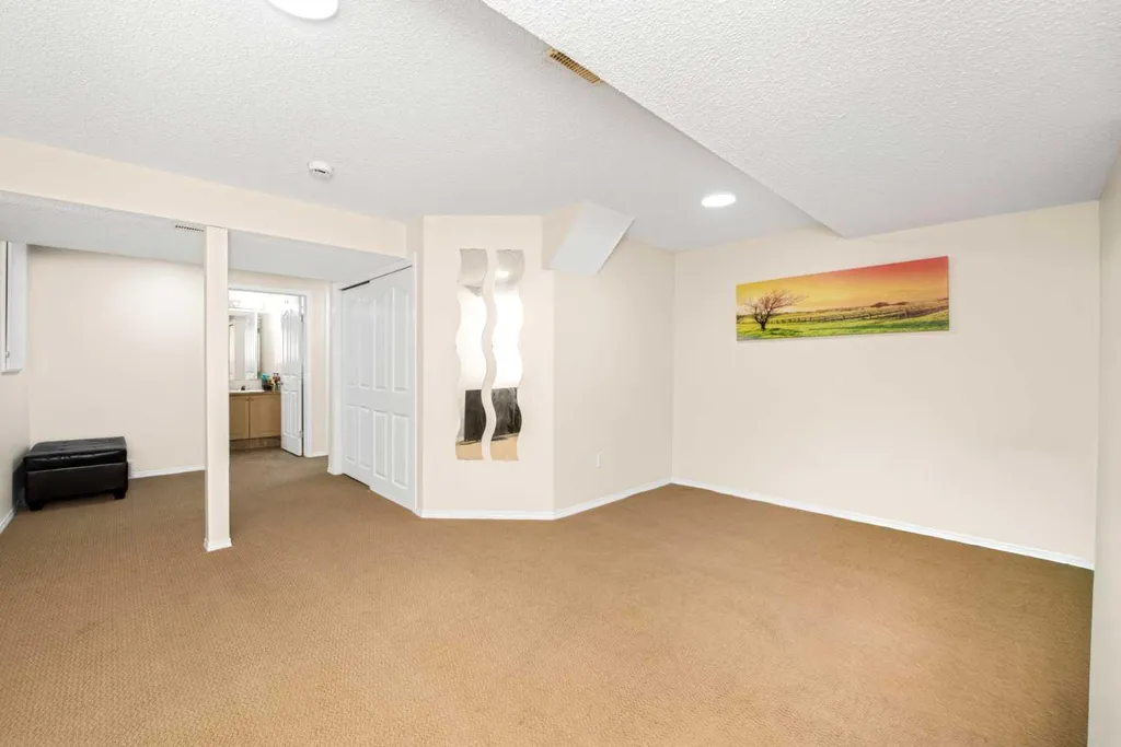 111 Tarawood Lane NE Calgary AB T3J 5B9