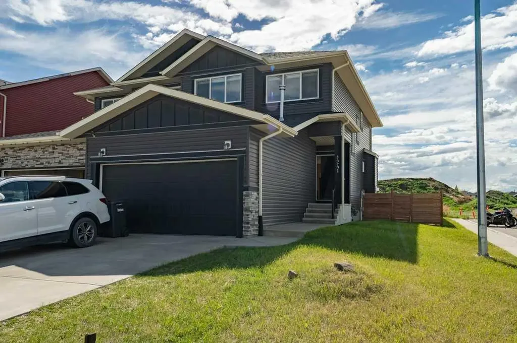 1241 Westmount Drive Strathmore AB T1Y 1Y6