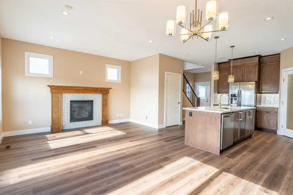 1241 Westmount Drive Strathmore AB T1Y 1Y6