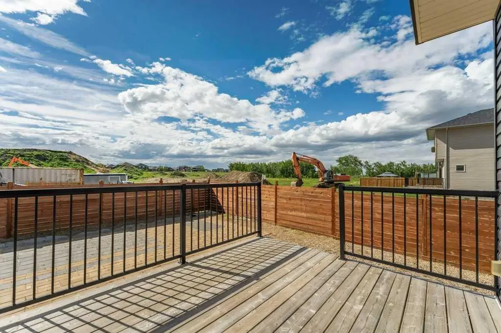 1241 Westmount Drive Strathmore AB T1Y 1Y6