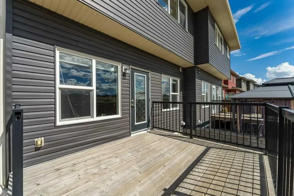 1241 Westmount Drive Strathmore AB T1Y 1Y6