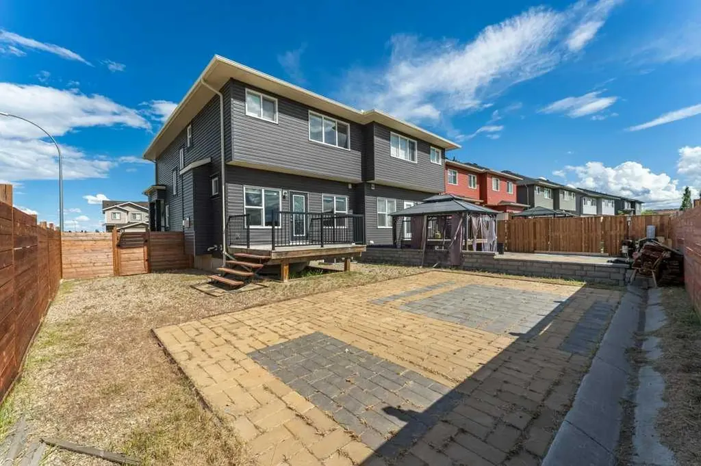 1241 Westmount Drive Strathmore AB T1Y 1Y6