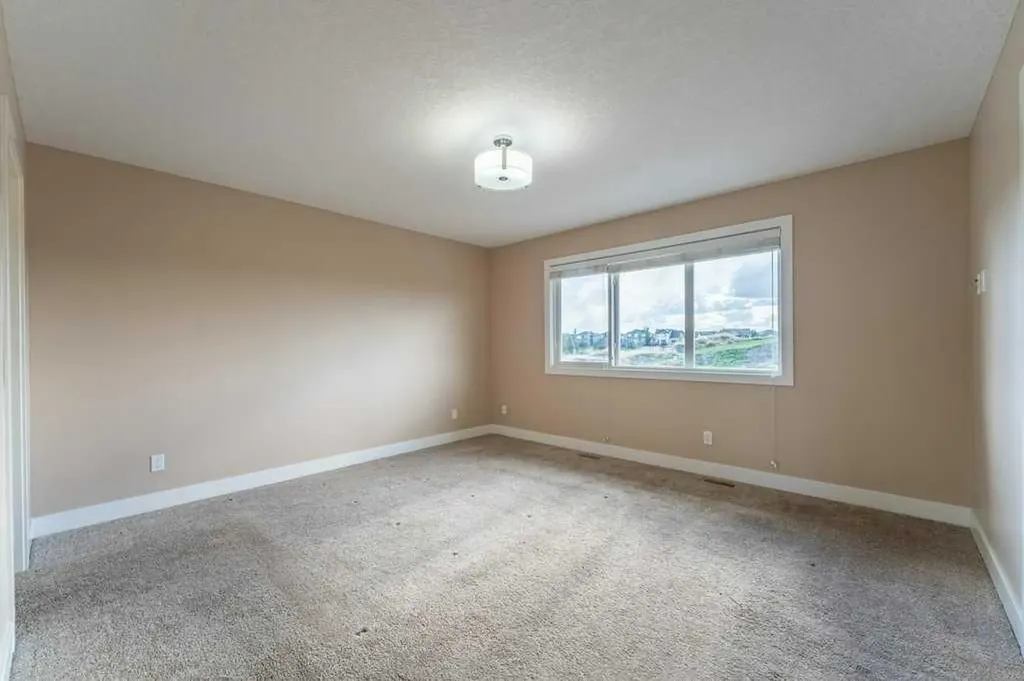 1241 Westmount Drive Strathmore AB T1Y 1Y6