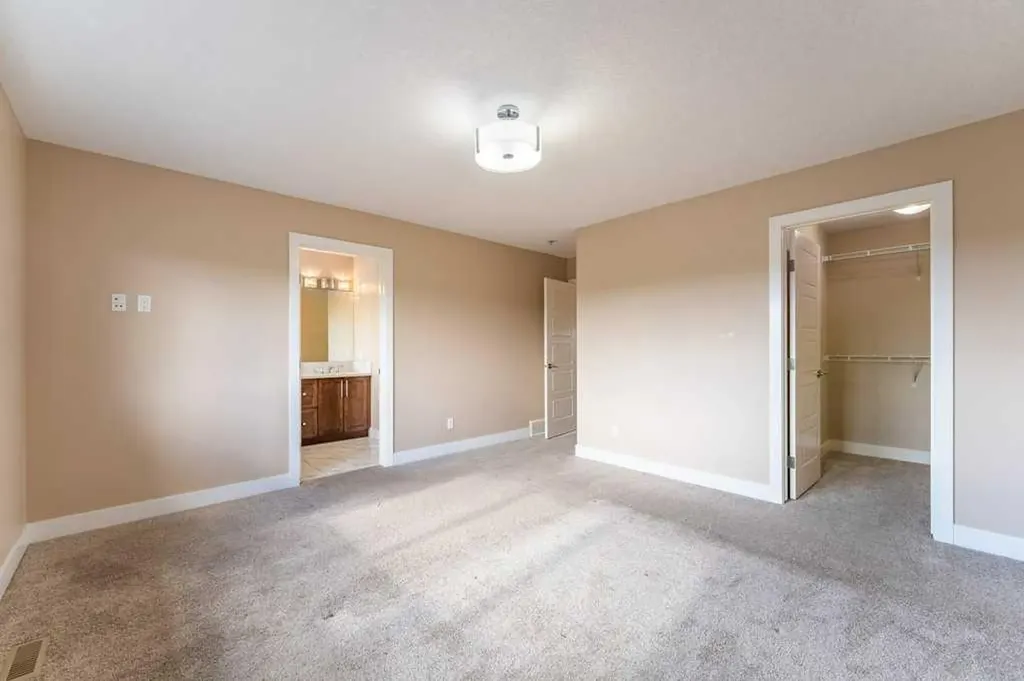 1241 Westmount Drive Strathmore AB T1Y 1Y6