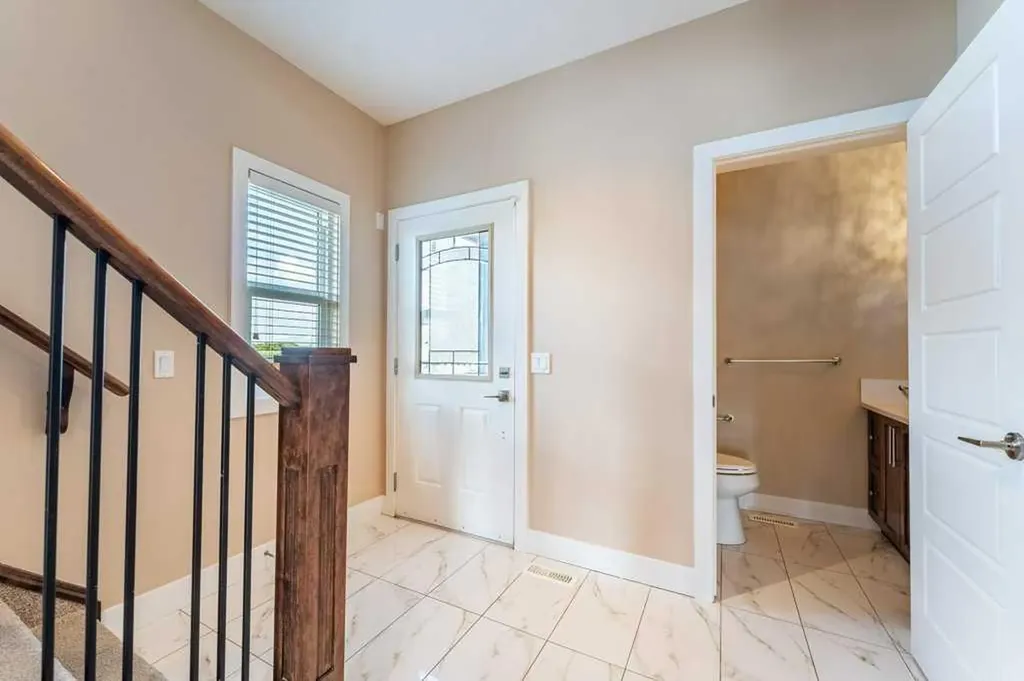 1241 Westmount Drive Strathmore AB T1Y 1Y6