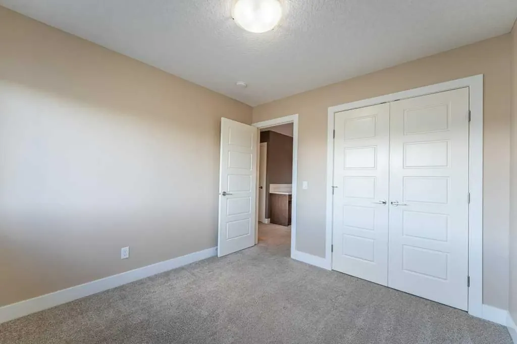 1241 Westmount Drive Strathmore AB T1Y 1Y6