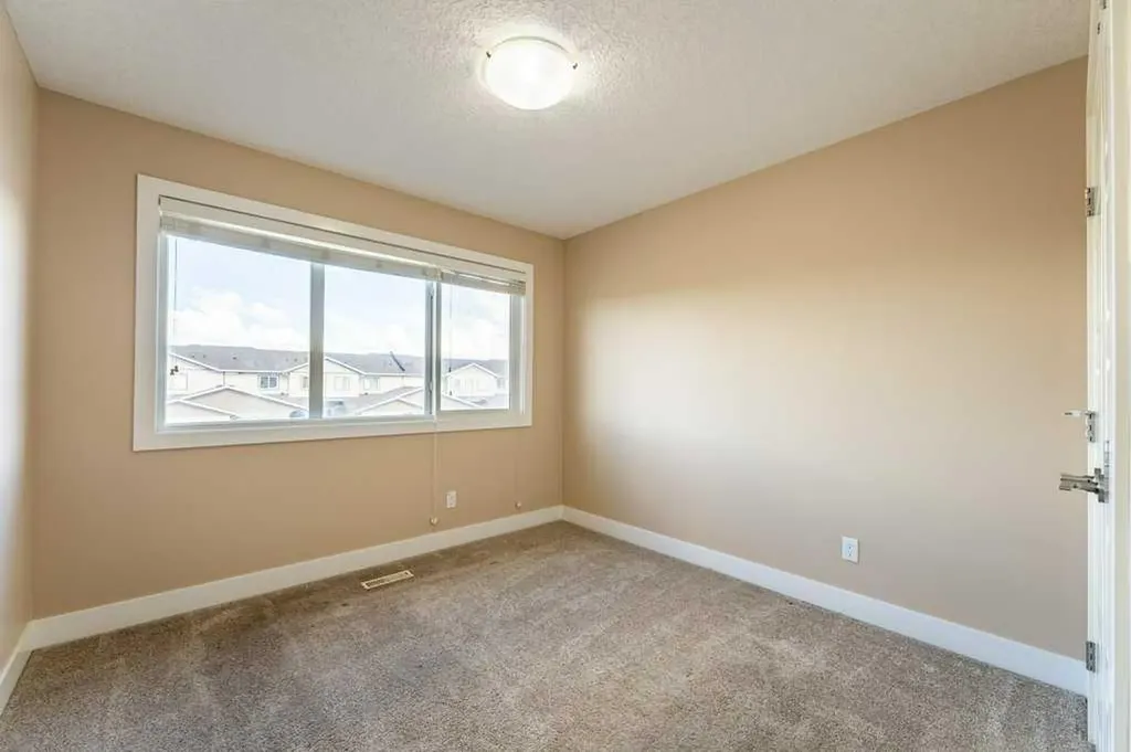 1241 Westmount Drive Strathmore AB T1Y 1Y6