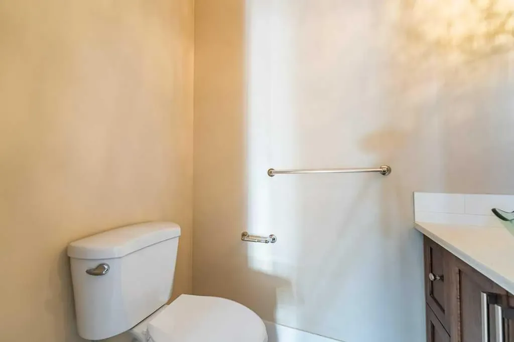 1241 Westmount Drive Strathmore AB T1Y 1Y6
