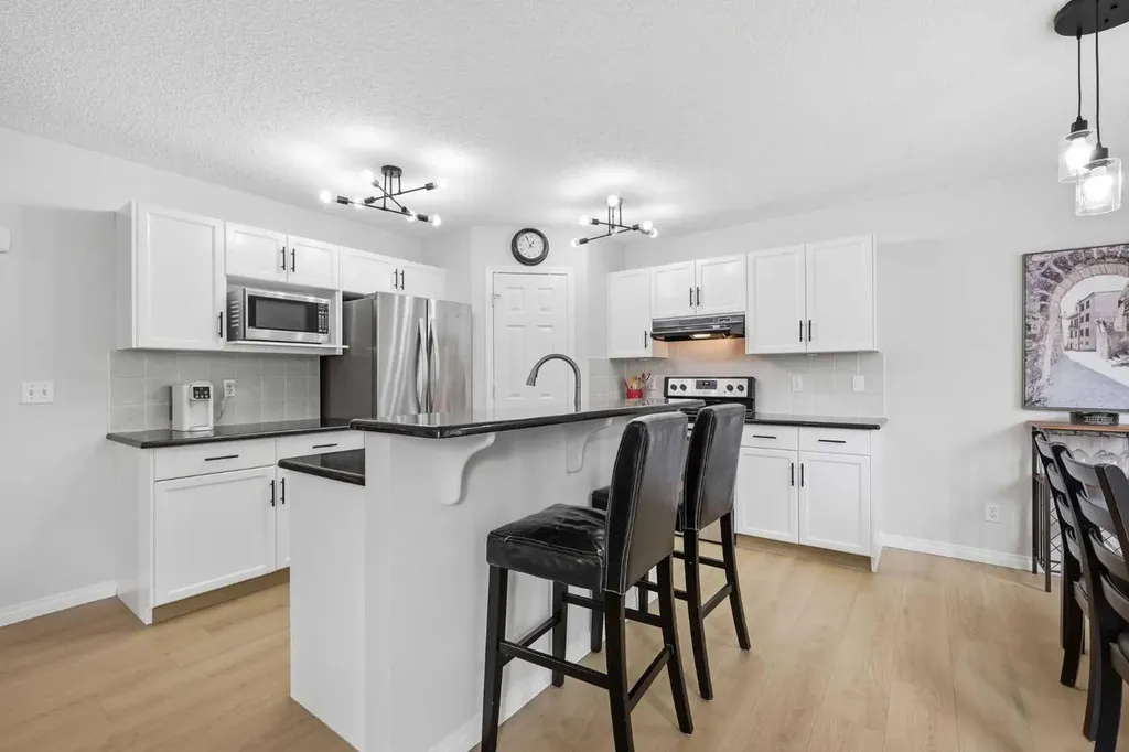 16 Evansbrooke Rise Calgary AB T3P 1C6