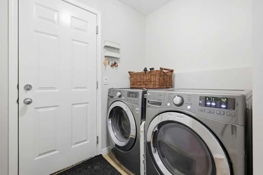 16 Evansbrooke Rise Calgary AB T3P 1C6
