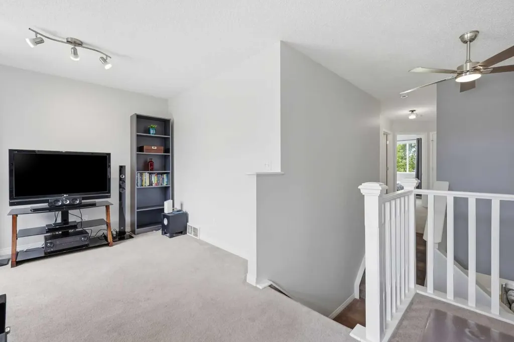 16 Evansbrooke Rise Calgary AB T3P 1C6