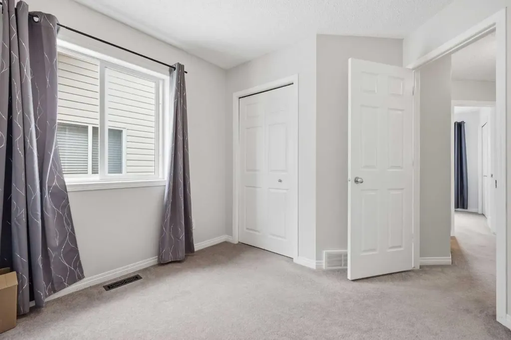 16 Evansbrooke Rise Calgary AB T3P 1C6