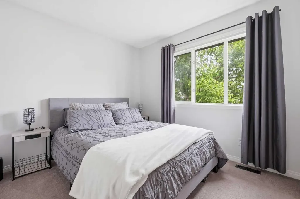 16 Evansbrooke Rise Calgary AB T3P 1C6