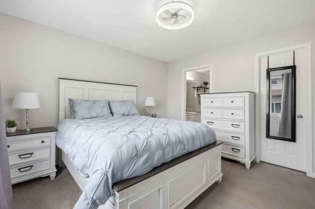 16 Evansbrooke Rise Calgary AB T3P 1C6