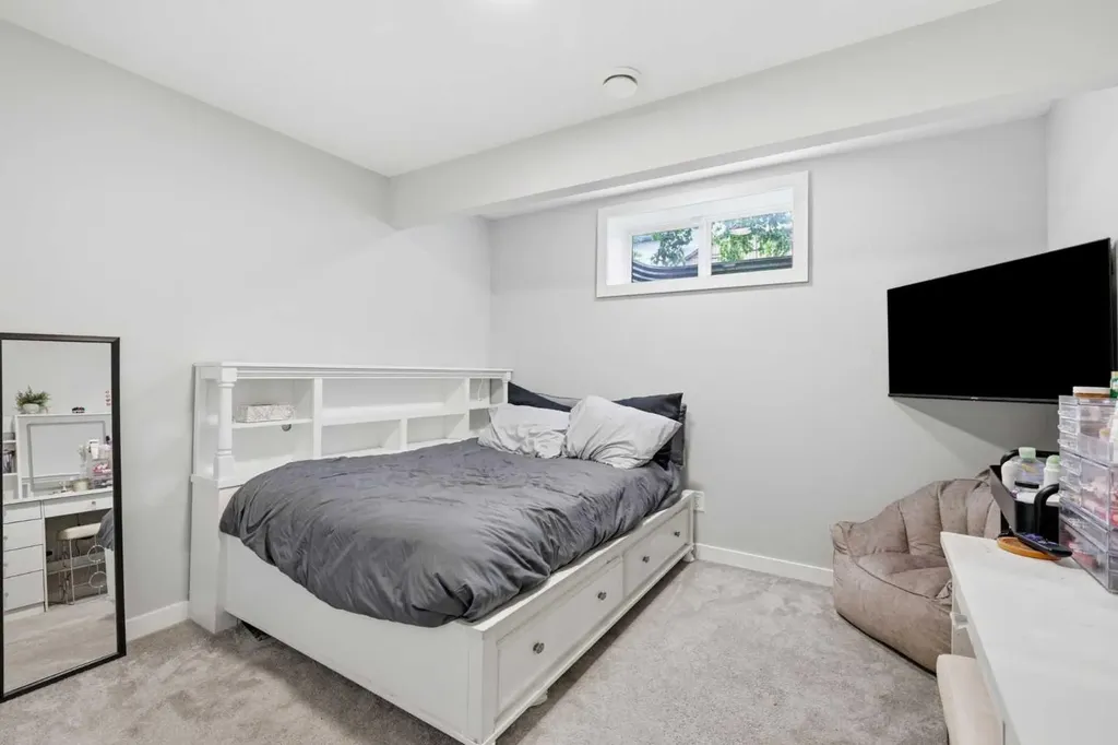 16 Evansbrooke Rise Calgary AB T3P 1C6