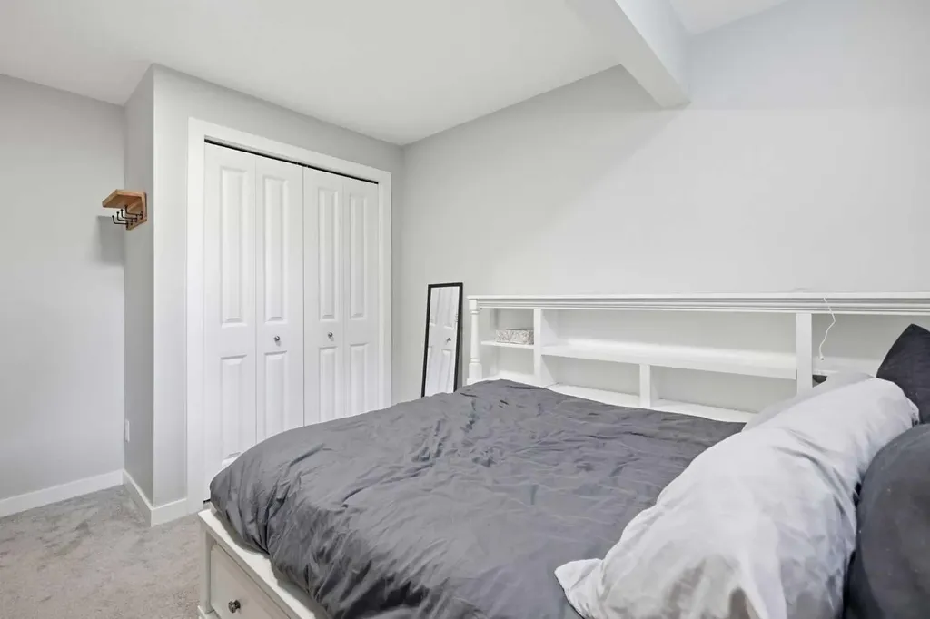 16 Evansbrooke Rise Calgary AB T3P 1C6