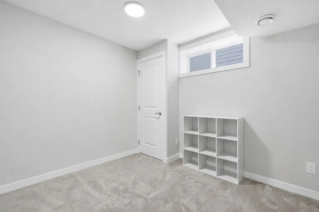 16 Evansbrooke Rise Calgary AB T3P 1C6