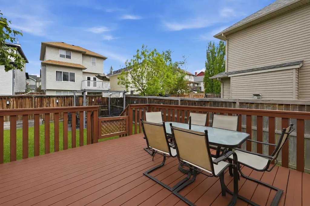 16 Evansbrooke Rise Calgary AB T3P 1C6