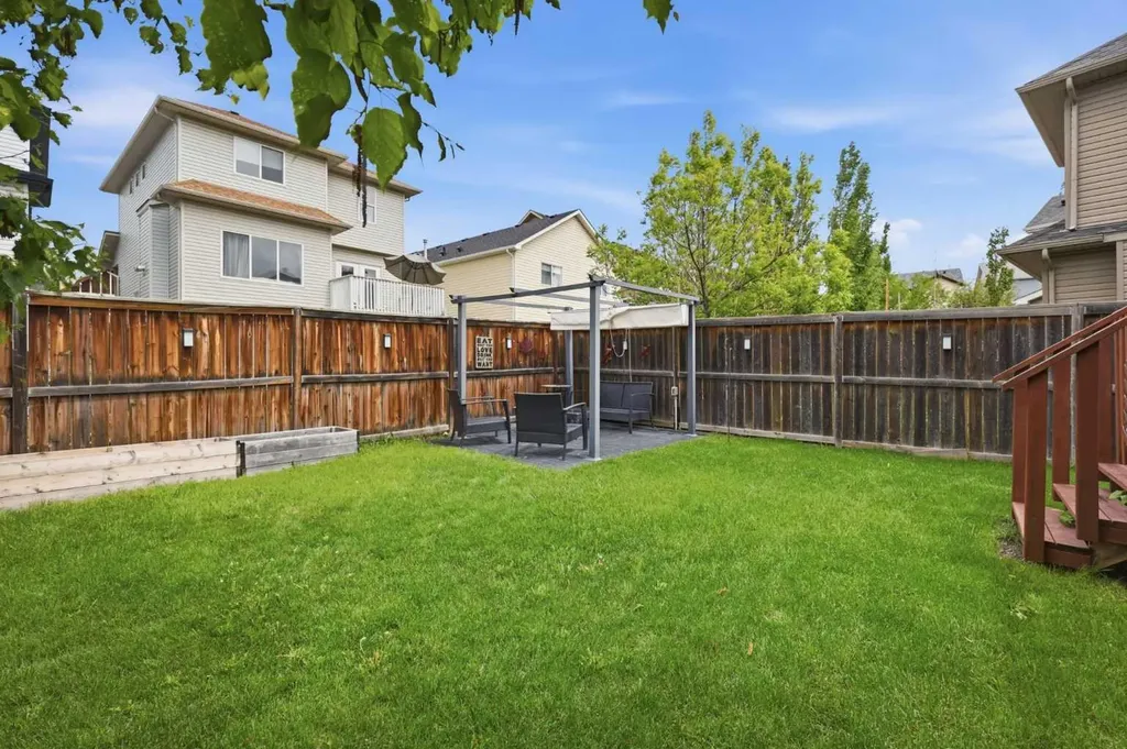 16 Evansbrooke Rise Calgary AB T3P 1C6