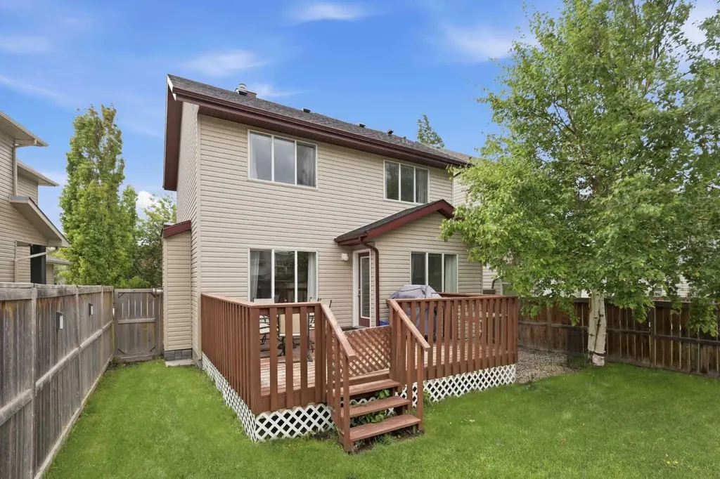 16 Evansbrooke Rise Calgary AB T3P 1C6
