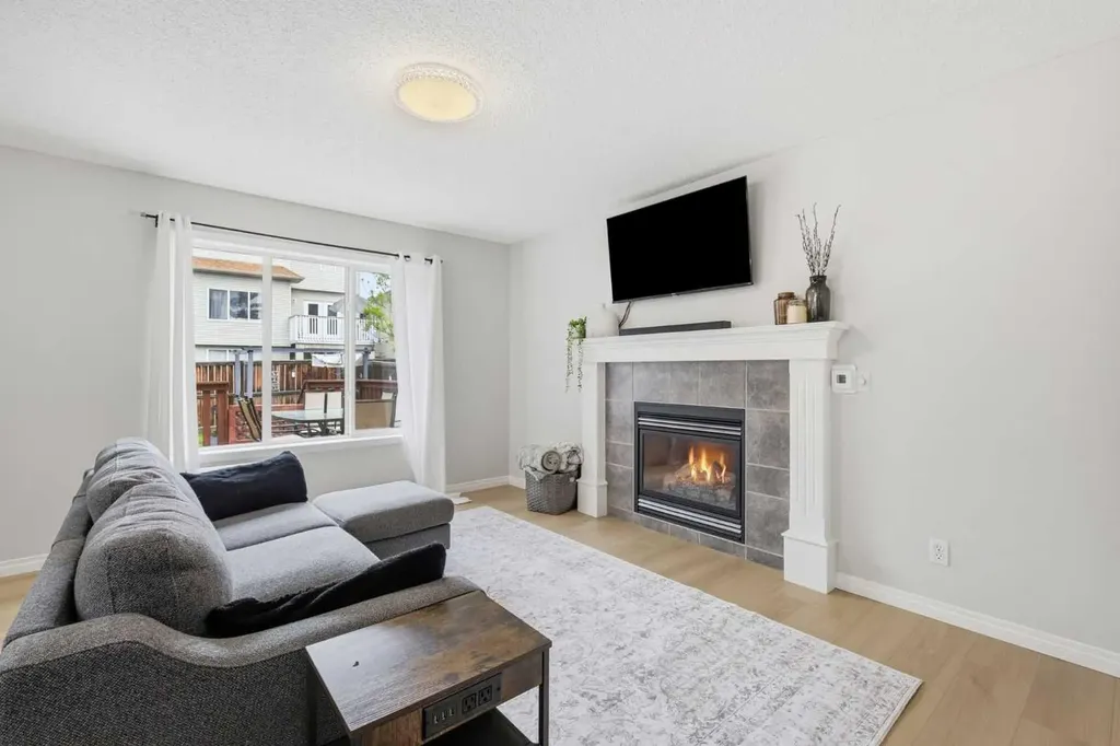 16 Evansbrooke Rise Calgary AB T3P 1C6